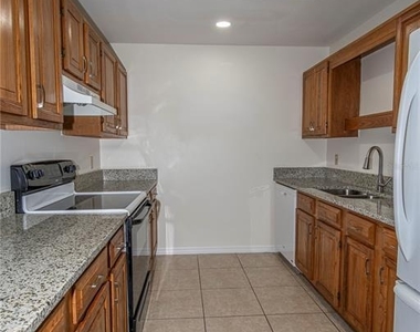1618 Asher Lane - Photo Thumbnail 5