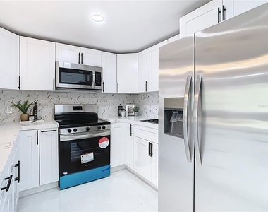 3711 Huntington Street Ne - Photo Thumbnail 8