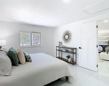 3711 Huntington Street Ne - Photo Thumbnail 21