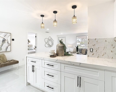 3711 Huntington Street Ne - Photo Thumbnail 13