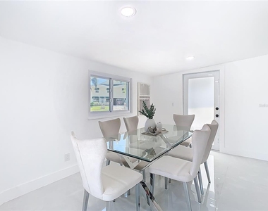 3711 Huntington Street Ne - Photo Thumbnail 15