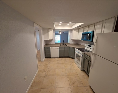 6306 Grand Bahama Circle - Photo Thumbnail 5