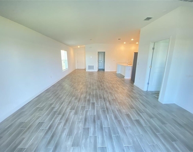 340 Pineywoods Street - Photo Thumbnail 4