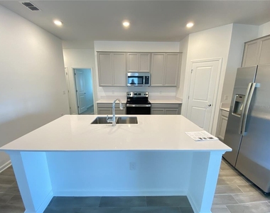 340 Pineywoods Street - Photo Thumbnail 5