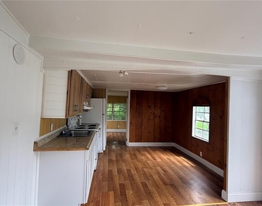 115 Whitfield Street - Photo Thumbnail 13