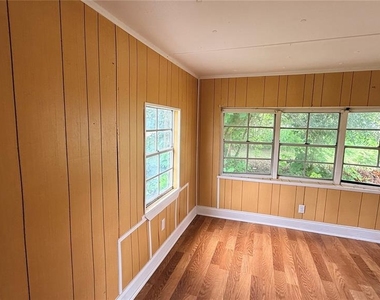 115 Whitfield Street - Photo Thumbnail 16
