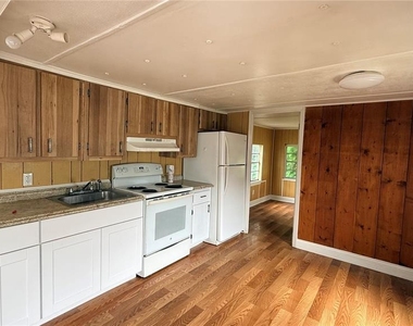 115 Whitfield Street - Photo Thumbnail 11