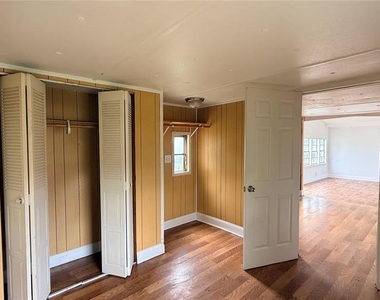 115 Whitfield Street - Photo Thumbnail 15
