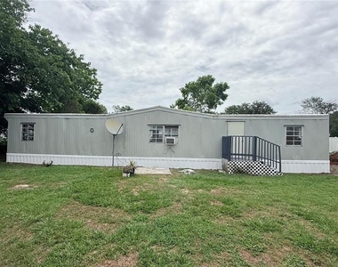 115 Whitfield Street - Photo Thumbnail 4