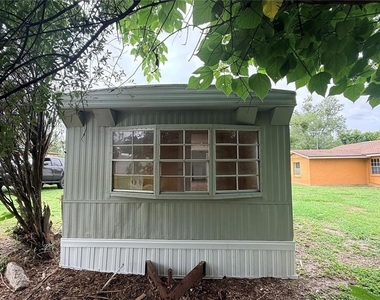 115 Whitfield Street - Photo Thumbnail 7
