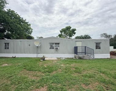 115 Whitfield Street - Photo Thumbnail 5