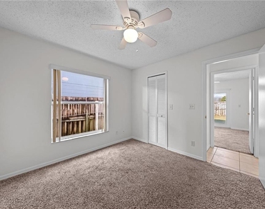 1094 Martin Boulevard - Photo Thumbnail 31