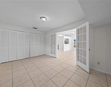 1094 Martin Boulevard - Photo Thumbnail 13
