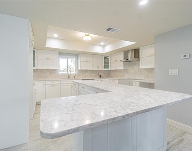 6379 Conniewood Square - Photo Thumbnail 4