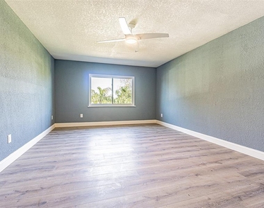 6379 Conniewood Square - Photo Thumbnail 14