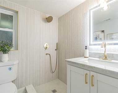 6379 Conniewood Square - Photo Thumbnail 10