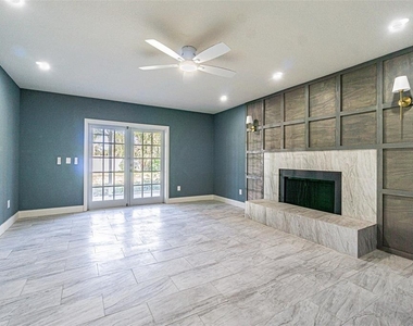 6379 Conniewood Square - Photo Thumbnail 7
