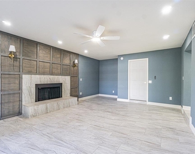 6379 Conniewood Square - Photo Thumbnail 8