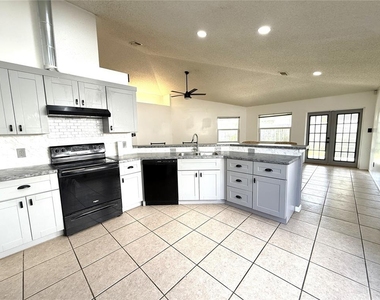 9542 Sundance Court - Photo Thumbnail 3