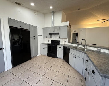 9542 Sundance Court - Photo Thumbnail 4