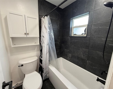 9542 Sundance Court - Photo Thumbnail 10