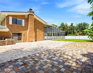 433 Pelican Bay Drive - Photo Thumbnail 5