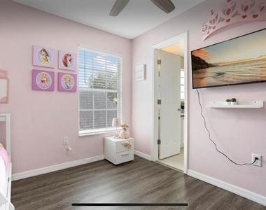 7924 Golden Pond Circle - Photo Thumbnail 14