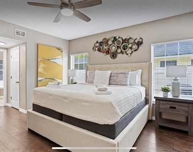 7924 Golden Pond Circle - Photo Thumbnail 8