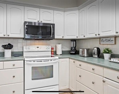 7924 Golden Pond Circle - Photo Thumbnail 3