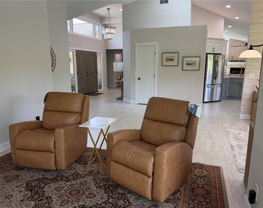 209 Bromely Circle - Photo Thumbnail 7
