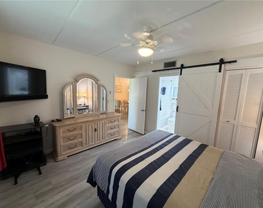 649 Tamiami Trail S - Photo Thumbnail 12