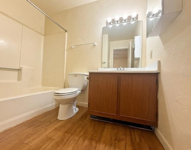 75 Se 16th Avenue - Photo Thumbnail 8