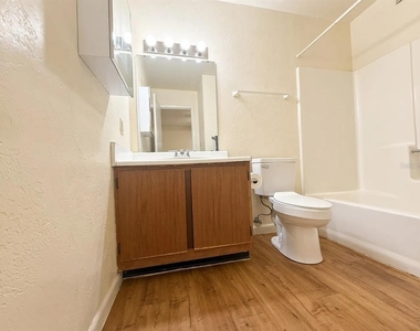 75 Se 16th Avenue - Photo Thumbnail 13