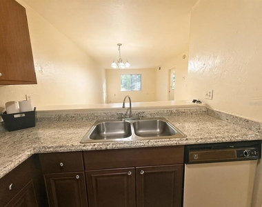 75 Se 16th Avenue - Photo Thumbnail 4