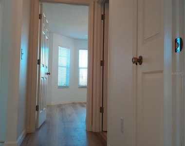 1233 Oak Forest Drive - Photo Thumbnail 12