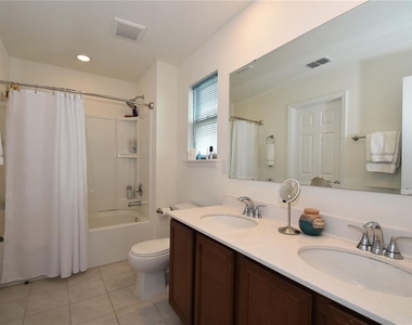 17 Waverly Lane - Photo Thumbnail 17