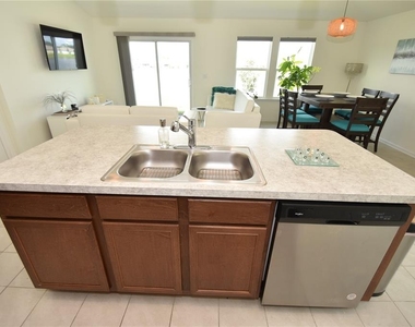 17 Waverly Lane - Photo Thumbnail 6