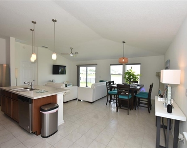 17 Waverly Lane - Photo Thumbnail 8