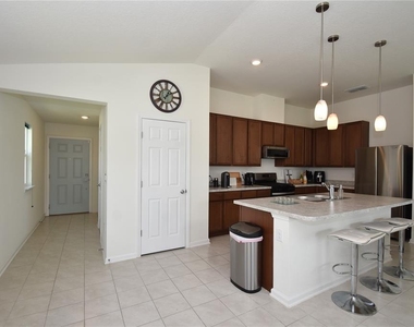 17 Waverly Lane - Photo Thumbnail 3