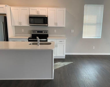 10366 Kidron Avenue - Photo Thumbnail 6