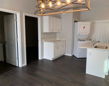 10366 Kidron Avenue - Photo Thumbnail 7