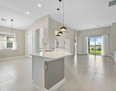 15927 Mulrion Boulevard - Photo Thumbnail 6