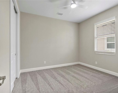 15927 Mulrion Boulevard - Photo Thumbnail 5