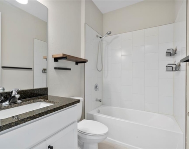 15927 Mulrion Boulevard - Photo Thumbnail 4