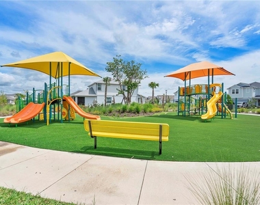 15927 Mulrion Boulevard - Photo Thumbnail 28