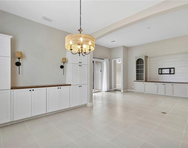 15927 Mulrion Boulevard - Photo Thumbnail 9