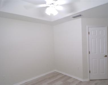 17104 Kellog Avenue - Photo Thumbnail 28