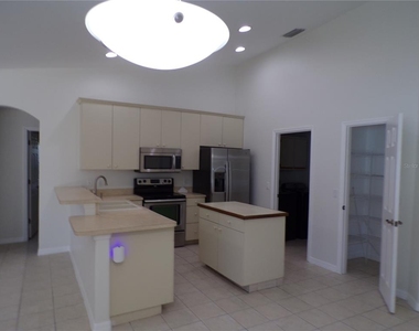 17104 Kellog Avenue - Photo Thumbnail 11