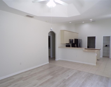 17104 Kellog Avenue - Photo Thumbnail 3