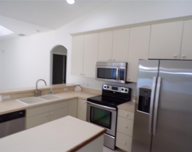 17104 Kellog Avenue - Photo Thumbnail 12